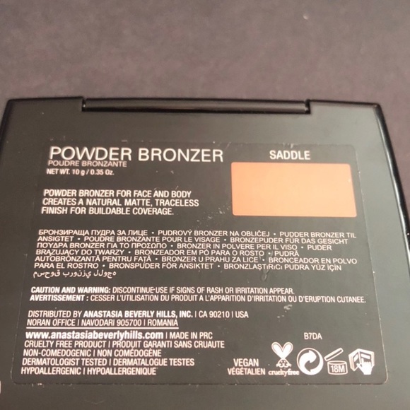 2/25$ Anastasia Beverly Hills Bronzer - Picture 2 of 3